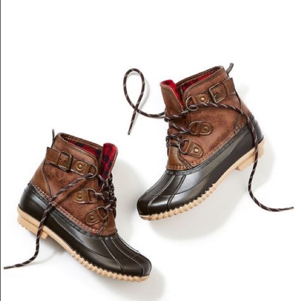 🆕Buffalo Plaid Lined Short Duck Boots • Maurices
